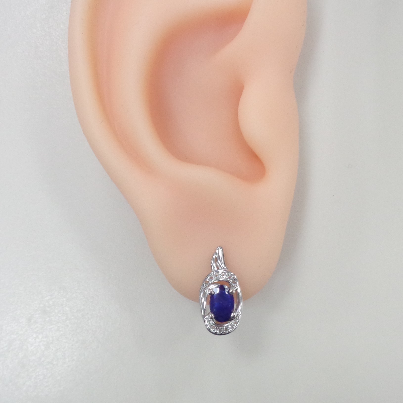 Серебряные серьги с сапфирами